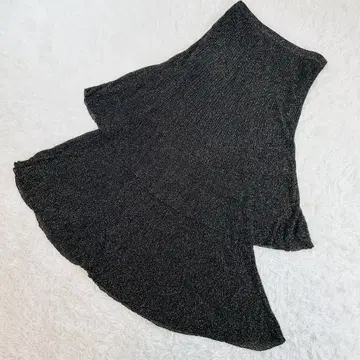 새상품급 GALLARDAGALANTE 라메 니트 캉캉 스커트