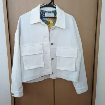 화이트 크롭 자켓