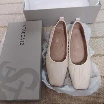 STACCATO 베이지 플랫슈즈 23.5cm