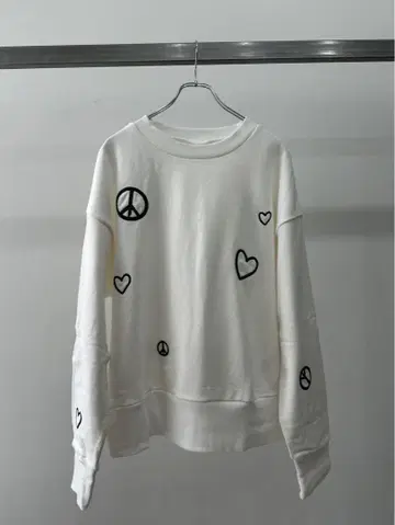 CHAH CHAH 23AW LOVE&PEACE SWEAT SHIRT
