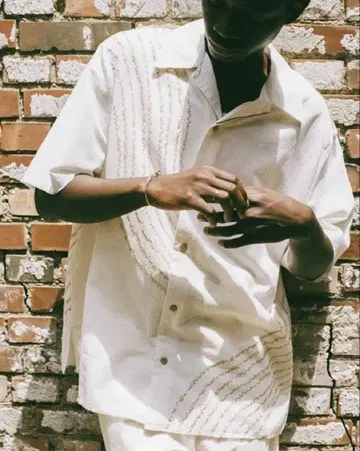 Embroidery shirt Tee by Julien Villevoye