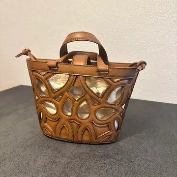 ZARA 브라운 컷 아웃 디자인 숄더백