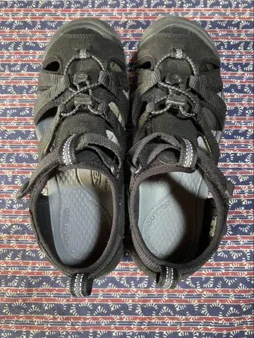 KEEN 아웃도어 샌들 블랙 5 US
