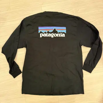patagonia 블랙 긴팔 티셔츠 백 프린트