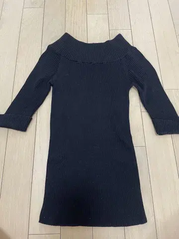 UNITED ARROWS 블랙 5부 소매 니트 오프숄더 가을 니트