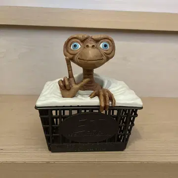 E.T. 피규어 덮개 달린 바스켓
