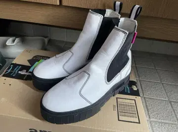PUMA 첼시 부츠 사이드 고어 부츠 화이트