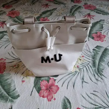 MU 백팩 화이트