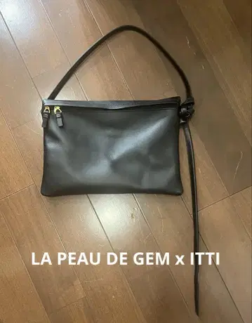 LA PEAU DE GEM x ITTI 콜라보 백