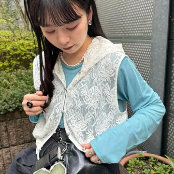 Kastane 레이스 슬리브리스 후드티