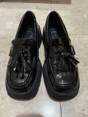 ZARA 태슬 통굽 로퍼