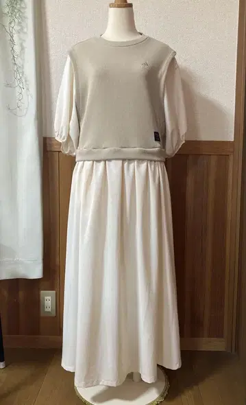 아디다스 5부 소매 티셔츠 원피스 베이지