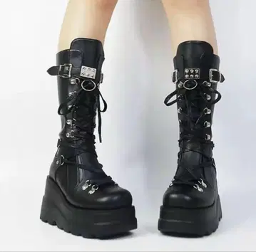 9145. [미사용품] 통굽 스터드 벨트 펑크 스타일 부츠 경량