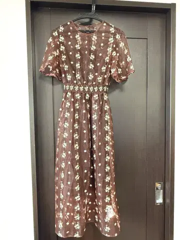 꽃무늬 자수 원피스 lilliy brown 경사