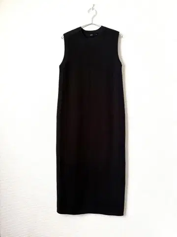 [ 새상품급 ] 아줄바이마우지 코튼 블렌드 니트 롱 원피스 블랙