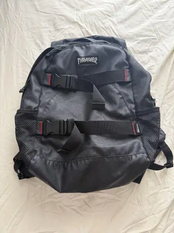 Thrasher 블랙 백팩