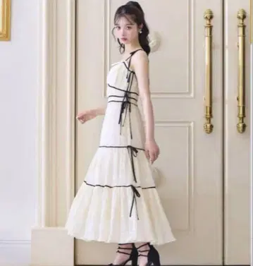 M me eme 사이드 리본 티어드 쉬폰 롱 원피스