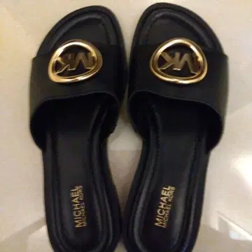 MICHAEL KORS 블랙 힐 샌들