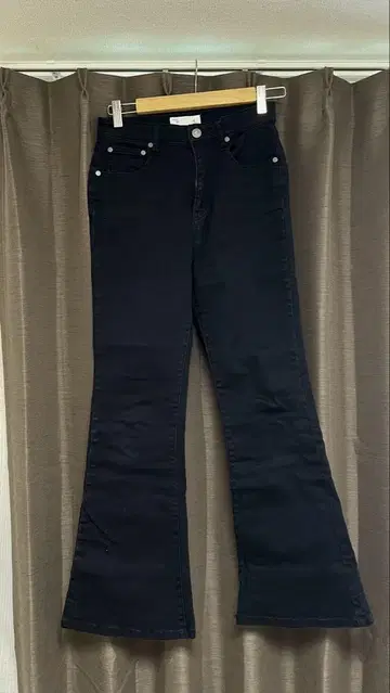 지나시스 데님 부츠컷 블랙