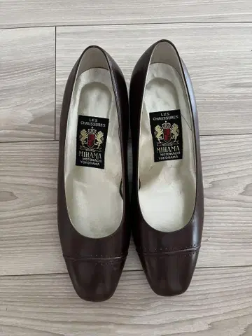 MIHAMA 브라운 펌프스 미하마