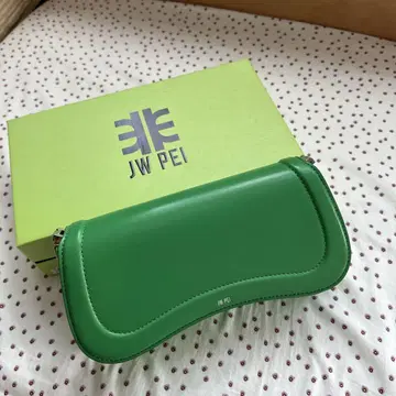 JW PEI 그린 숄더백