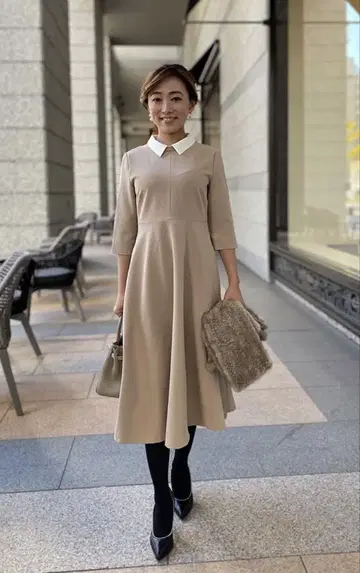 센트루니 클레릭 플레어 원피스 베이지