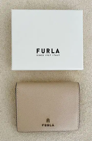 훌라 FURLA 접이식 지갑 까멜리아