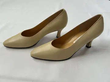 [ 새상품급 ] NINA RICCI 베이지 하이힐