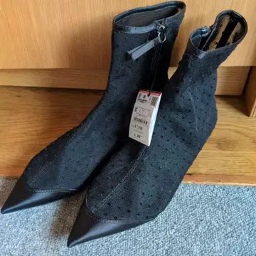 ZARA 블랙 도트 시어 숏부츠 37