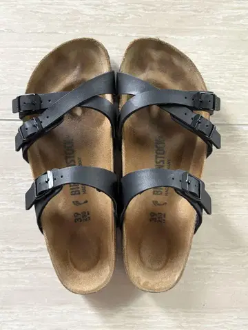Birkenstock 블랙 샌들 39