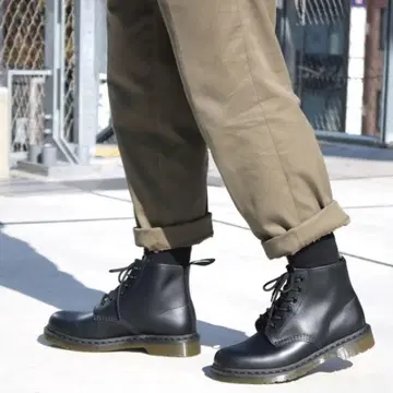 Dr.Martens 닥터마틴 6홀 부츠 101 블랙