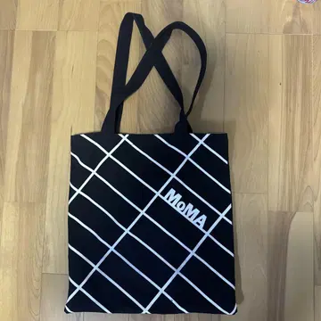 MoMA 토트백