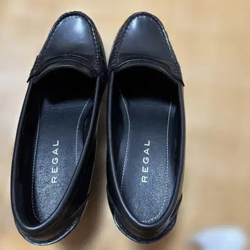 REGAL 블랙 로퍼 22.5