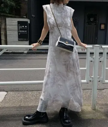 Ameri VINTAGE FLOWER CHIFFON DRESS
