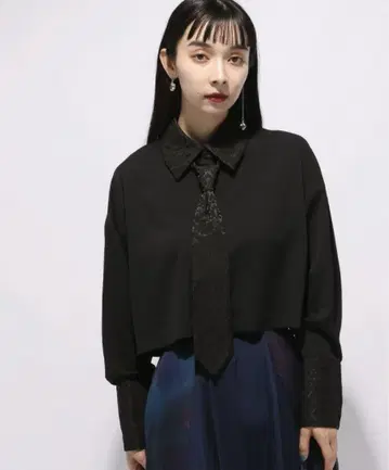 HARE 이소자이 넥타이 숏 셔츠