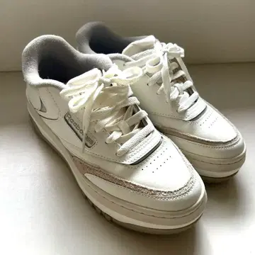 리복 스니커즈 클럽 C 엑스트라 화이트 베이지 24.5cm