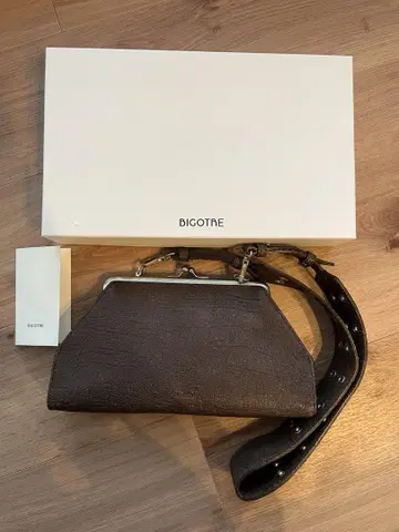 BIGOTTE 브라운 가죽 숄더백
