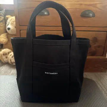 marimekko 블랙 토트백 외 포켓 부착