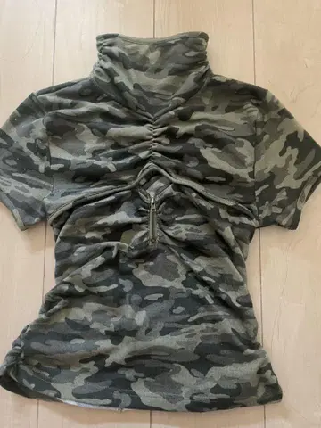 d.i.a. 카모플라쥬 상의