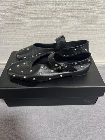 GRISE 스터드 장식 신발