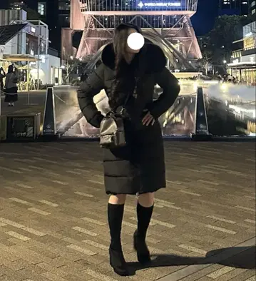 블랙 후드 부착 롱 다운 자켓