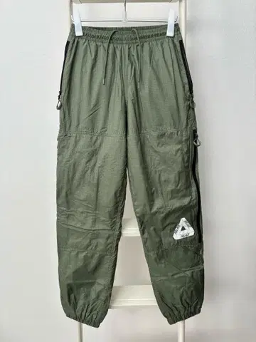 새상품급 PALACE ZIP IT SHELL JOGGER