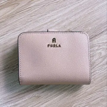 FURLA 까멜리아 베이지 접이식 지갑
