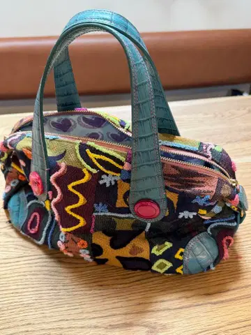 ThinkBee! 싱크비 멀티컬러 자수 핸드백