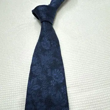 새상품급 ETRO Milano 네이비 플라워 무늬 넥타이