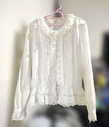 KETTY 프릴 가득 블라우스
