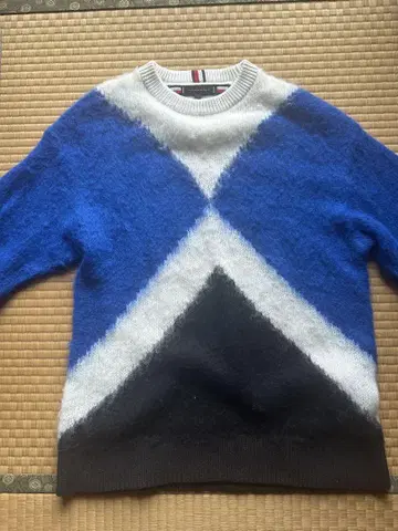 TOMMY HILFIGER 아가일 쿨넥 스웨터