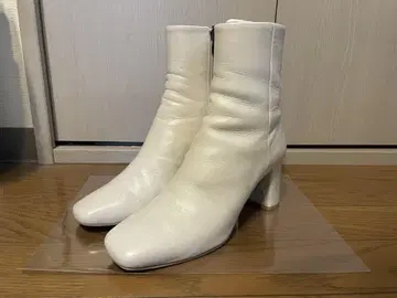 다이애나 아이보리 숏부츠 U66248 23.5cm