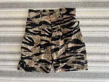 tcbjeans Crawling Shorts / Tiger Camo
