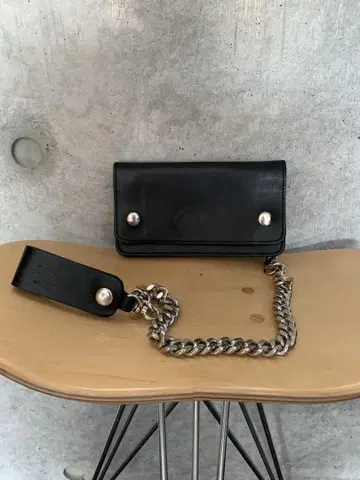 골든구스 블랙 가죽 지갑 체인